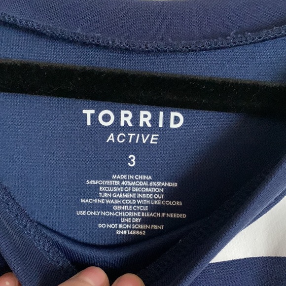 Torrid active crewneck sweatshirt - Picture 4 of 6